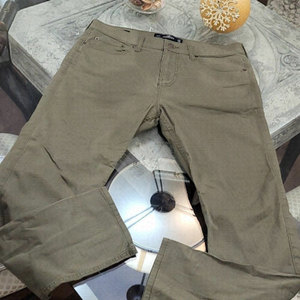 HOLLISTER ARMY GREEN NEW PANTS